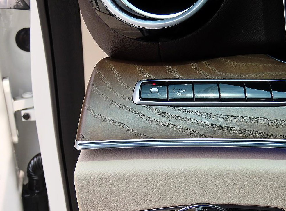 벤츠 E 클래스 E300 4MATIC 익스클루시브 사진 12