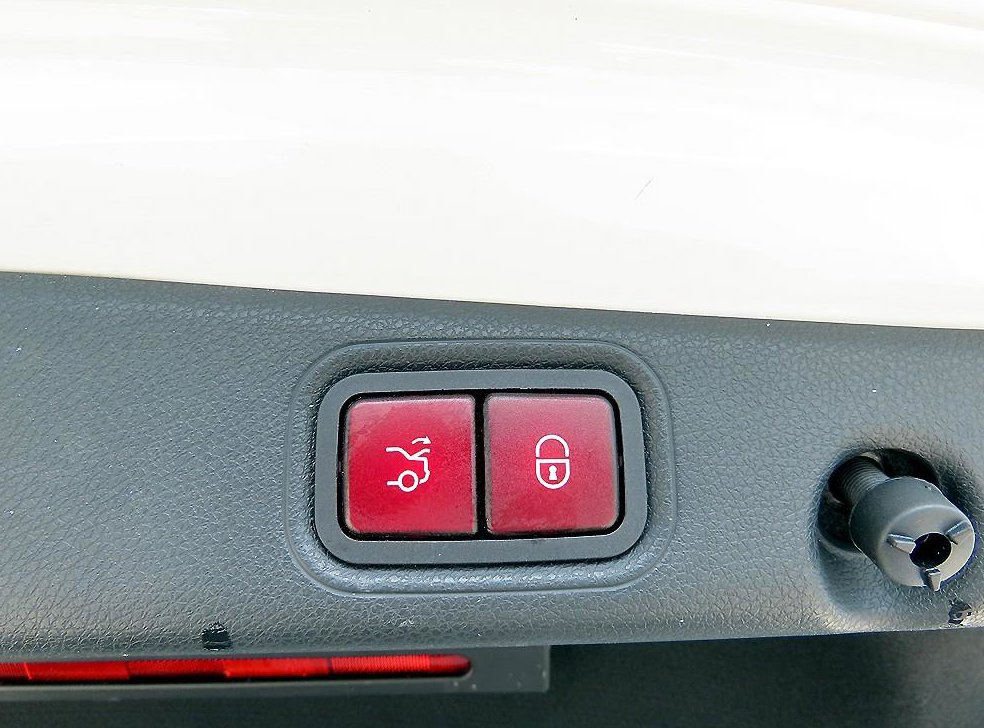 벤츠 E 클래스 E300 4MATIC 익스클루시브 사진 16