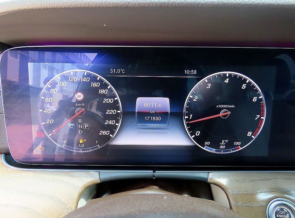 벤츠 E 클래스 E300 4MATIC 익스클루시브 사진 9