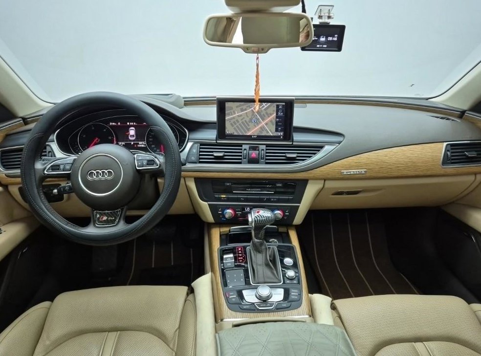 아우디 A7 55 TDI 콰트로 프레스티지 사진 6