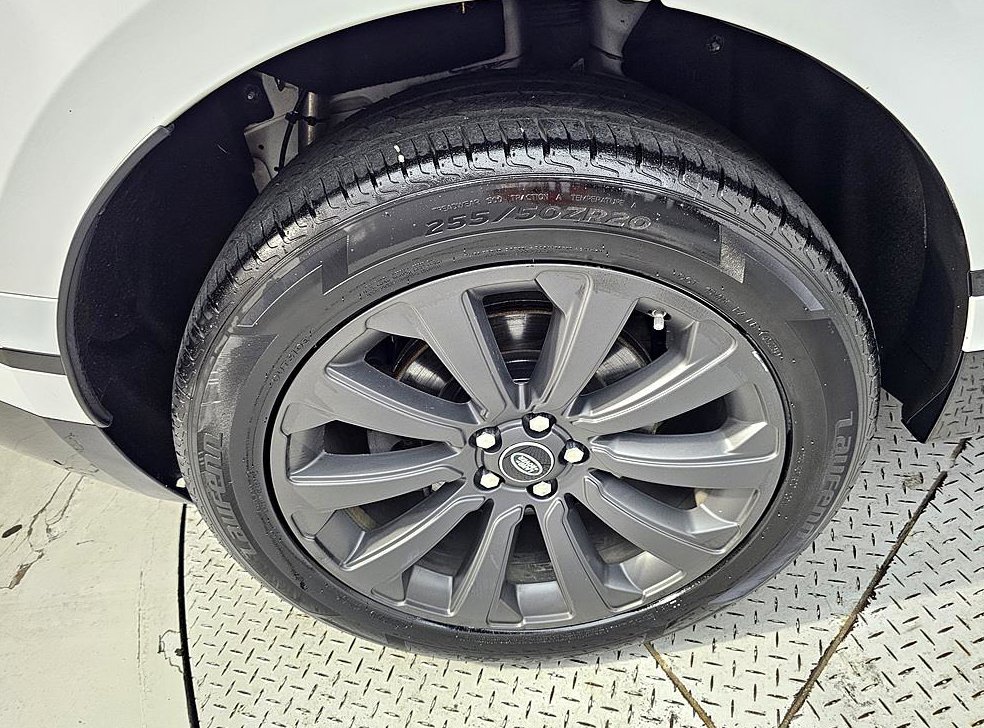 랜드로버 레인지로버 벨라 2.0 D240 R-다이나믹 SE 사진 20