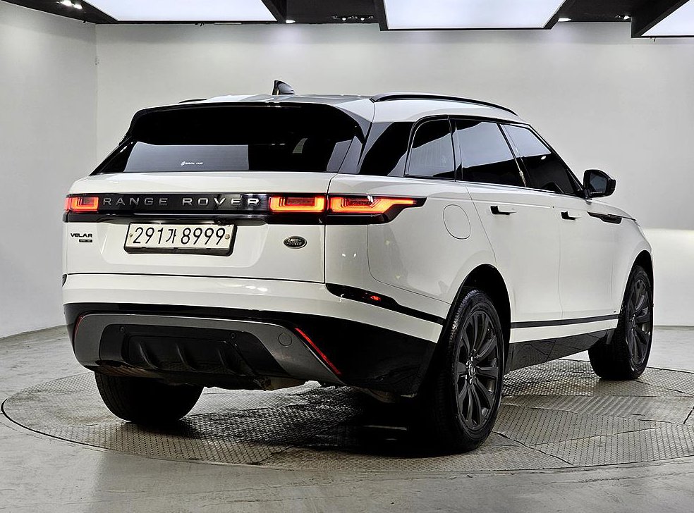랜드로버 레인지로버 벨라 2.0 D240 R-다이나믹 SE 사진 4