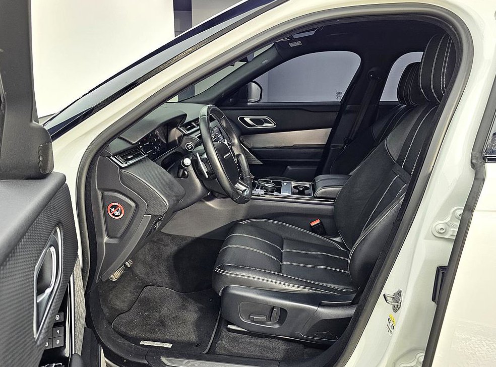 랜드로버 레인지로버 벨라 2.0 D240 R-다이나믹 SE 사진 8