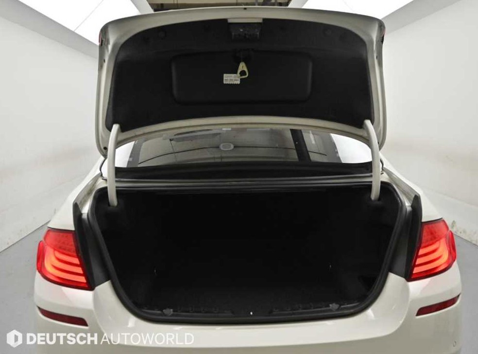 BMW 5시리즈 520d M 스포츠 사진 19