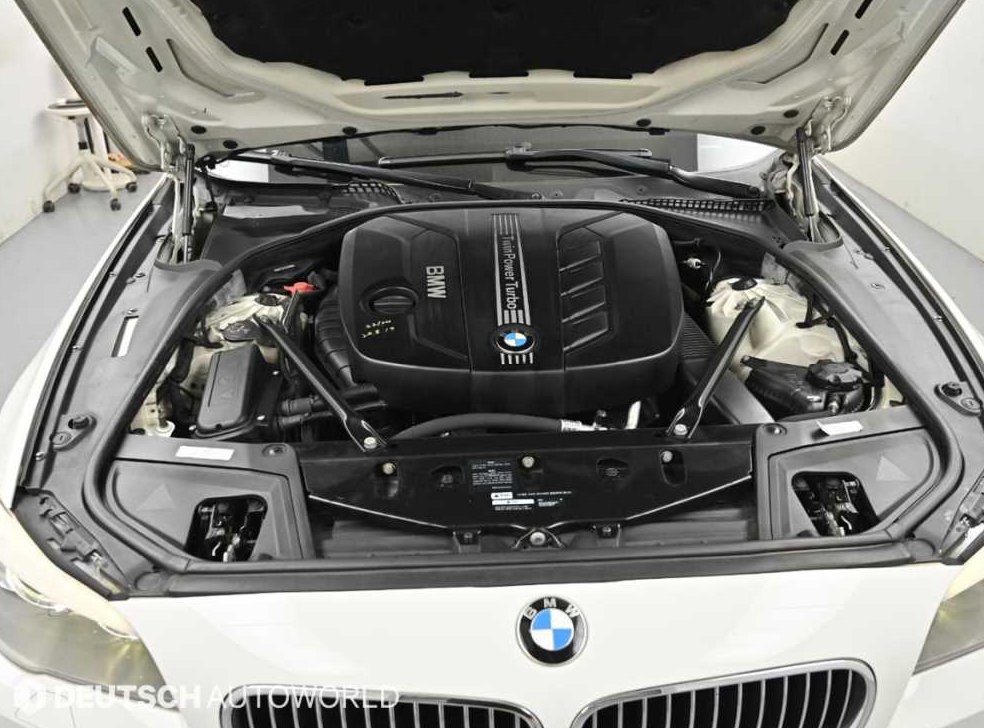 BMW 5시리즈 520d M 스포츠 사진 6