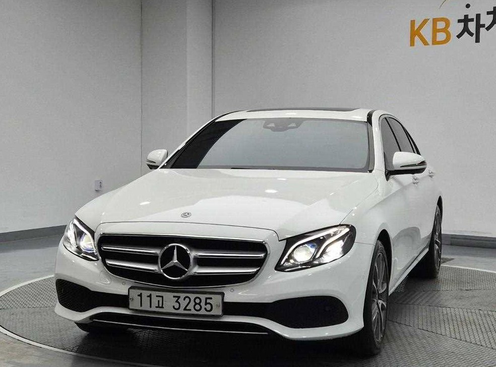 벤츠 E 클래스 E300 4MATIC 아방가르드