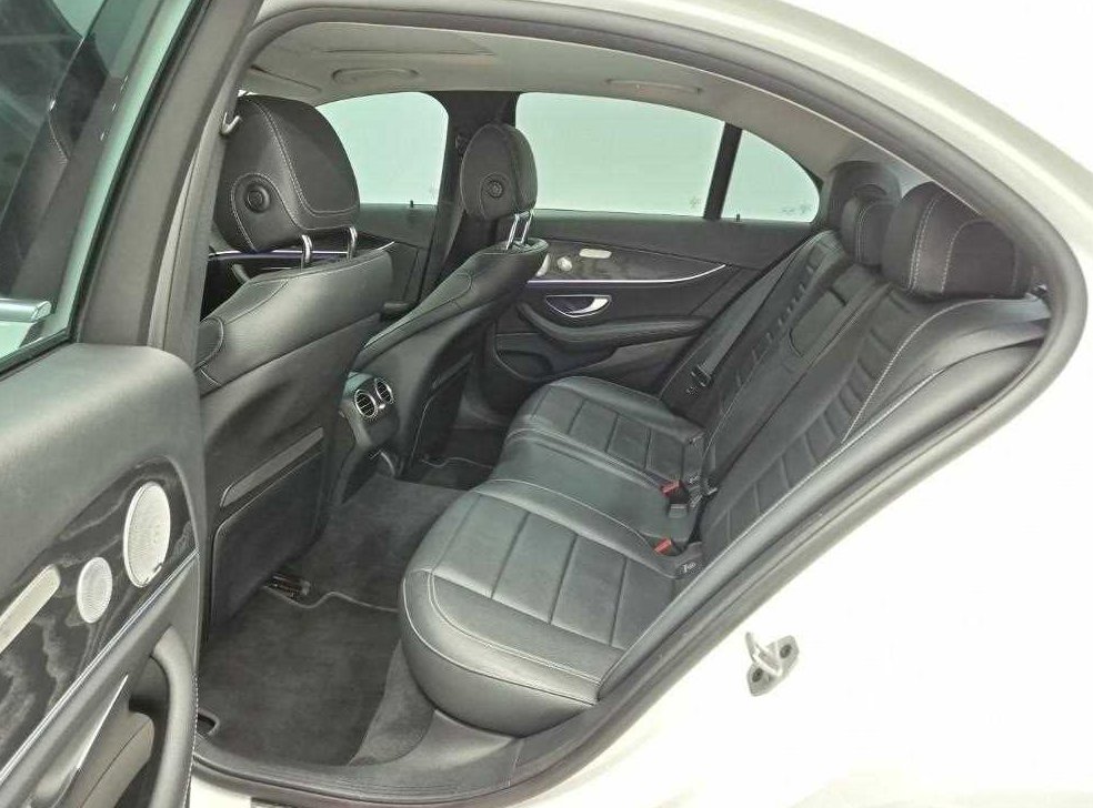 벤츠 E 클래스 E300 4MATIC 아방가르드 사진 12