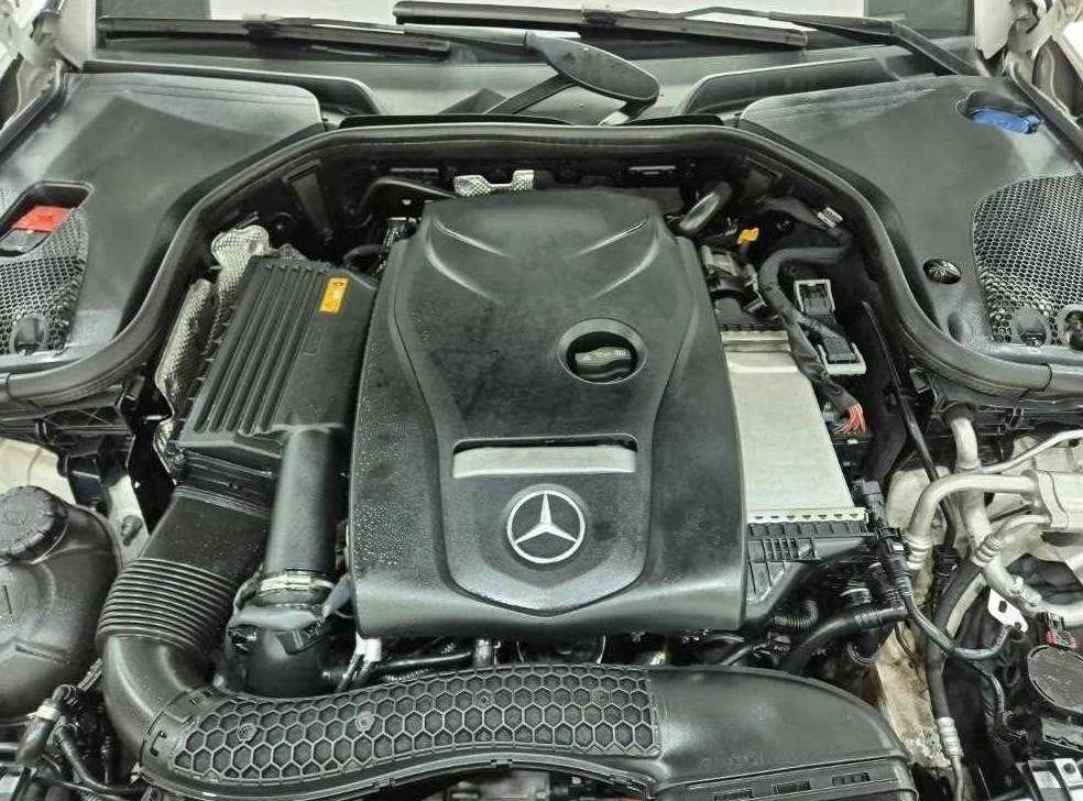 벤츠 E 클래스 E300 4MATIC 아방가르드 사진 5