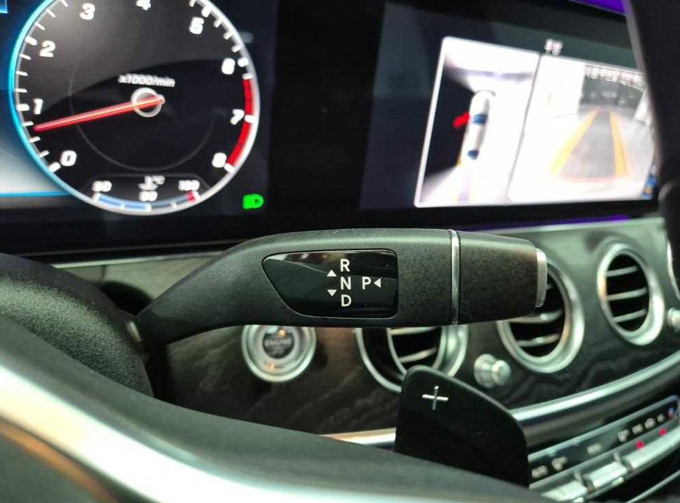 벤츠 E 클래스 E300 4MATIC 아방가르드 사진 8