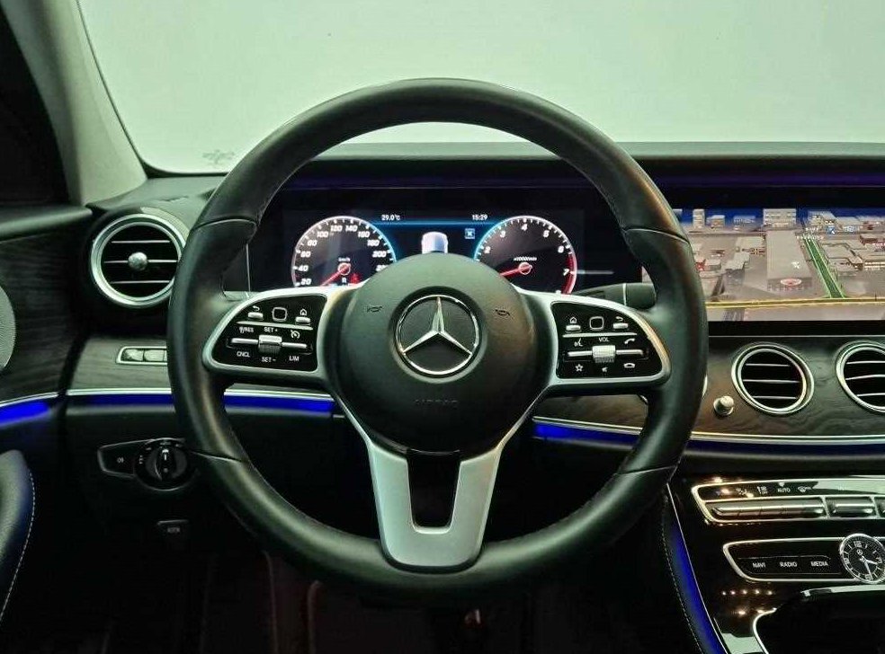 벤츠 E 클래스 E300 4MATIC 아방가르드 사진 9