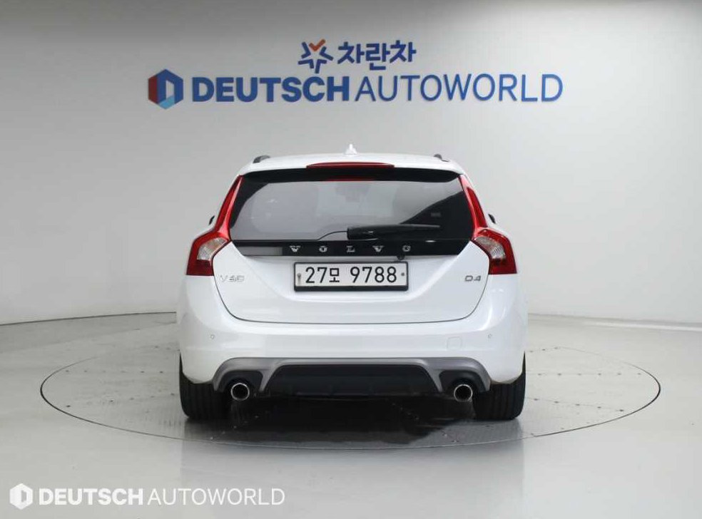 볼보 V60 2.0 D4 R-디자인 사진 4