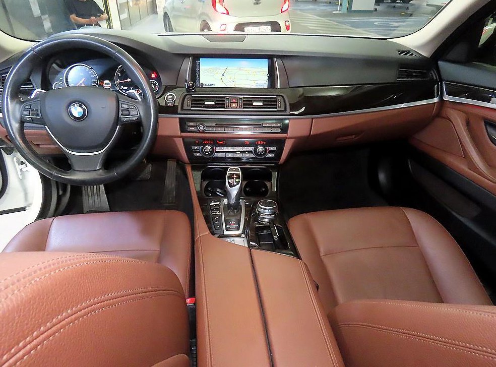 BMW 5시리즈 528i xDrive 사진 10