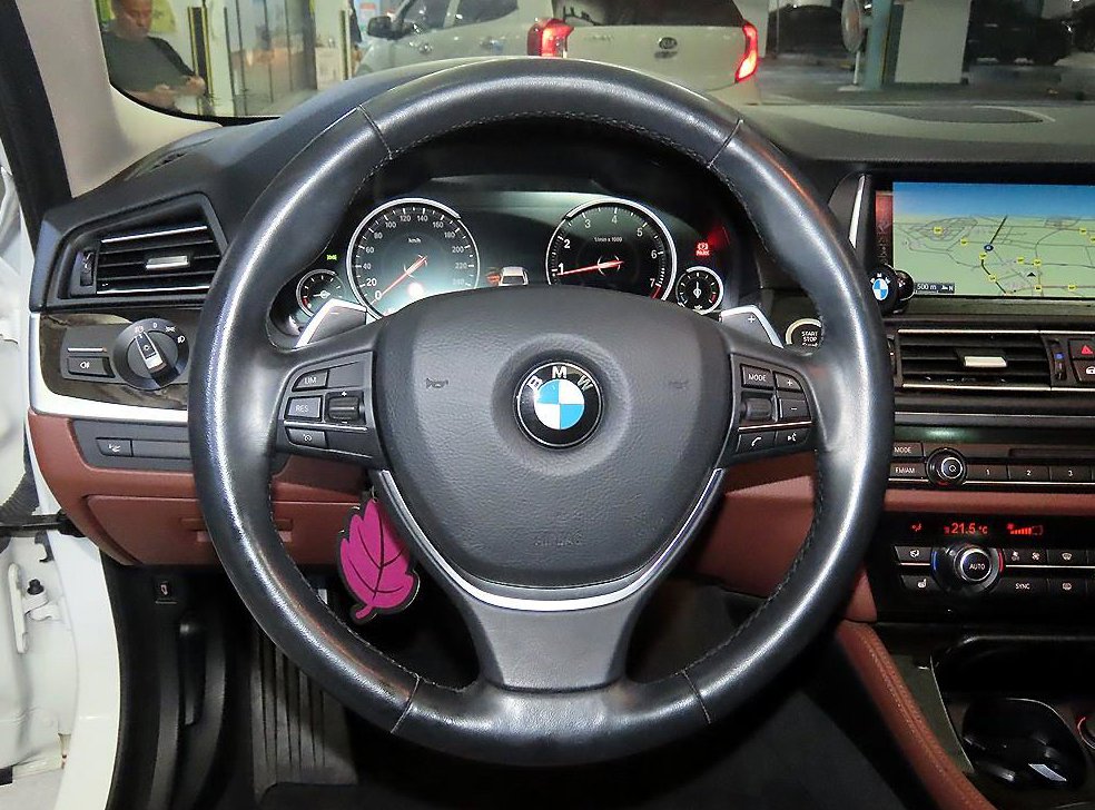 BMW 5시리즈 528i xDrive 사진 9