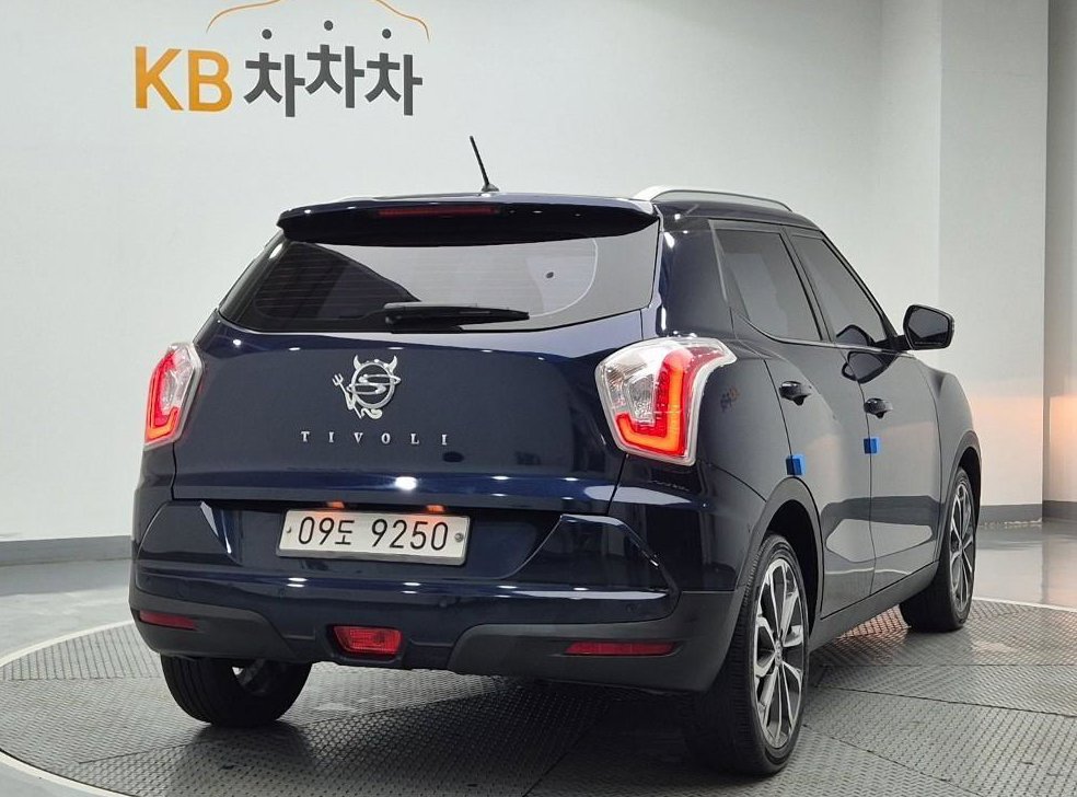 KG모빌리티(쌍용)  티볼리 가솔린 2WD 1.6 VX 사진 3