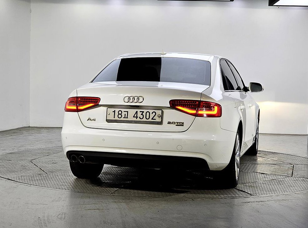 아우디 A4 2.0 TDI 콰트로 사진 3