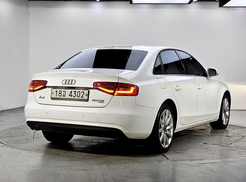 아우디 A4 2.0 TDI 콰트로 사진 4