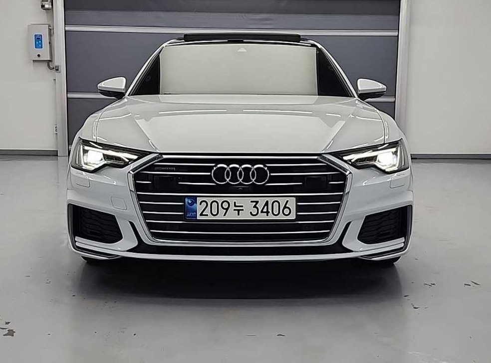 아우디 A6 45 TFSI 콰트로 프리미엄 사진 2