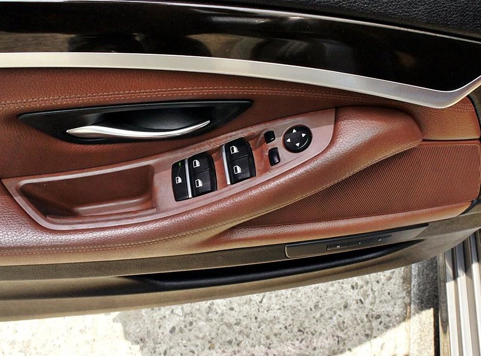 BMW 5시리즈 520d 사진 12