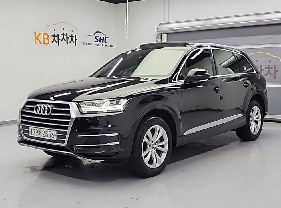 아우디 Q7 45 TFSI 콰트로