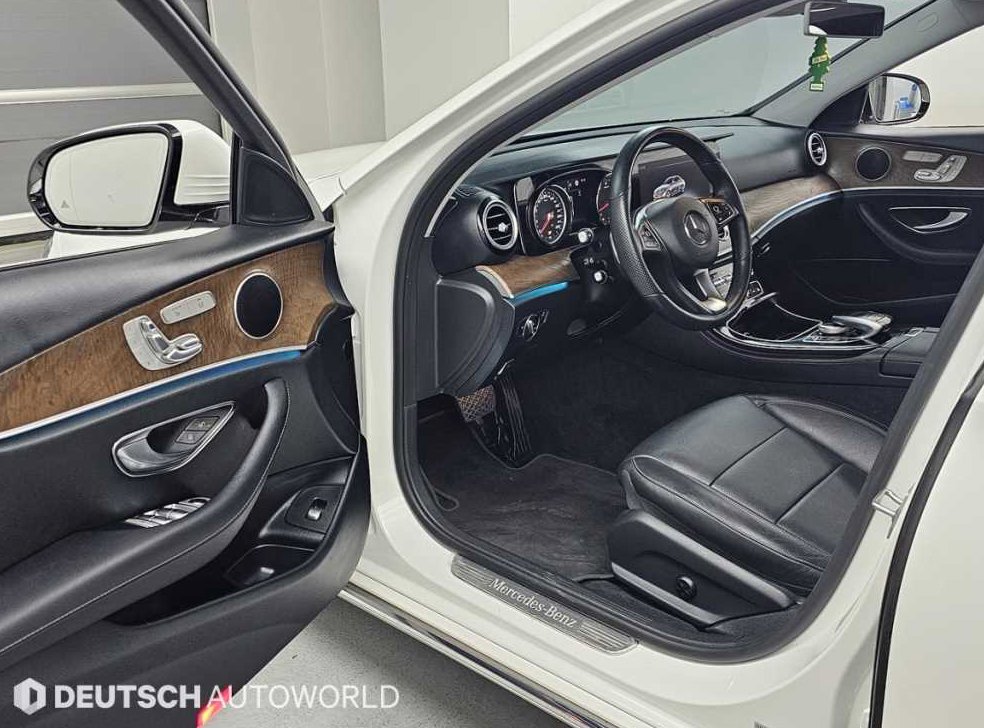 벤츠 E 클래스 E300 익스클루시브 사진 11