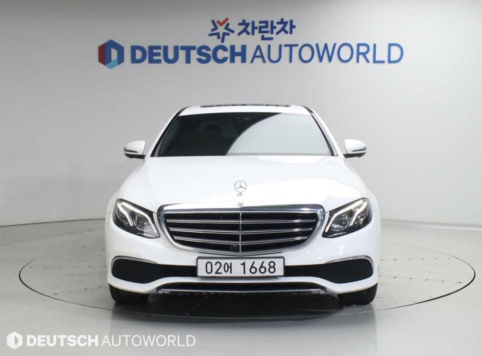 벤츠 E 클래스 E300 익스클루시브 사진 3