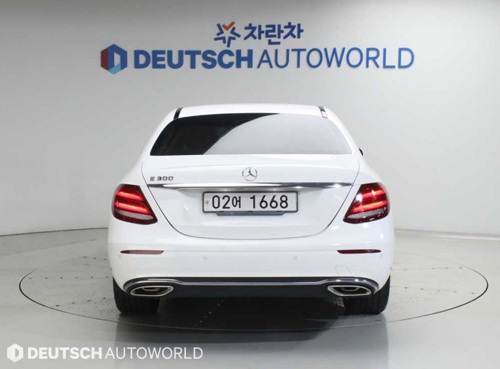 벤츠 E 클래스 E300 익스클루시브 사진 4