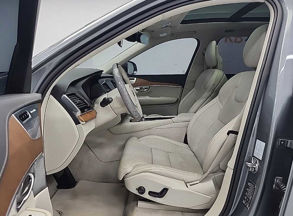 볼보 XC90 2.0 T8 AWD 사진 11