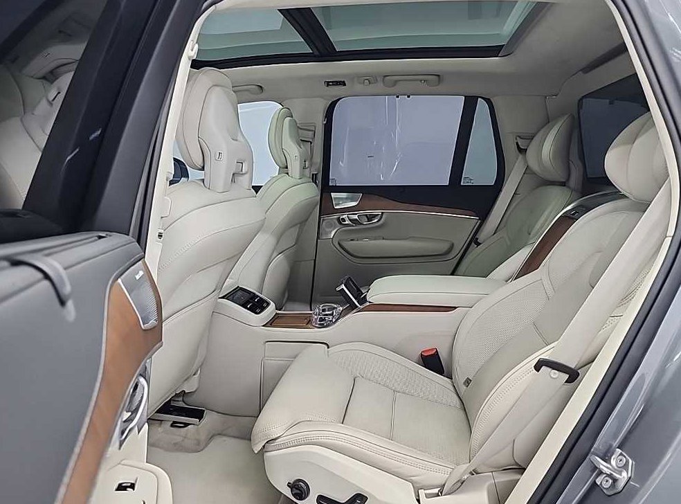 볼보 XC90 2.0 T8 AWD 사진 12