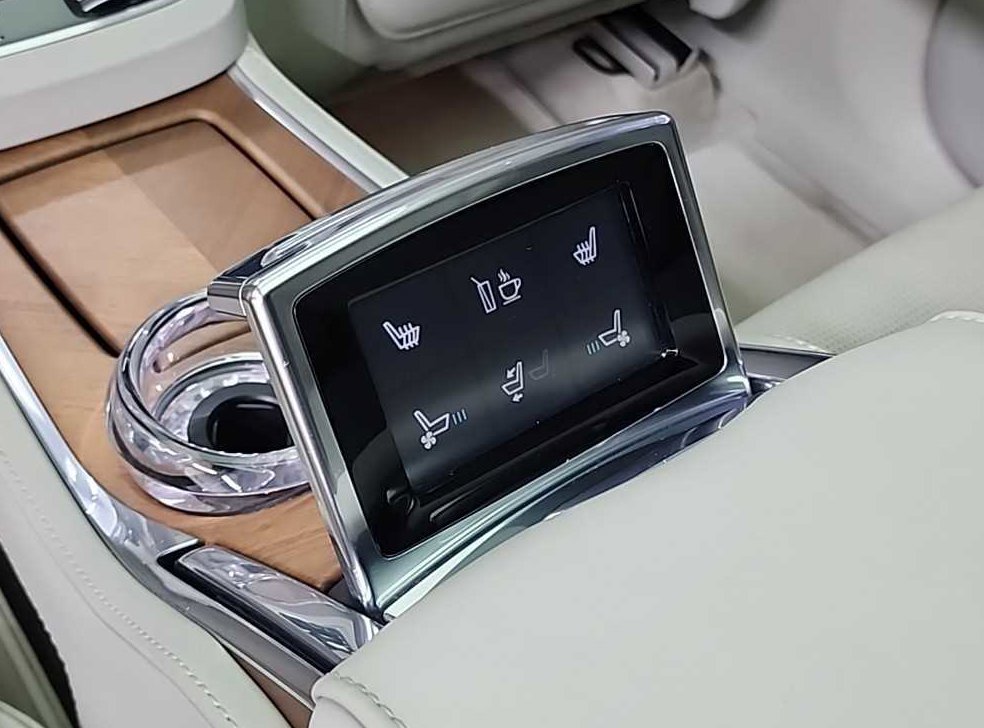 볼보 XC90 2.0 T8 AWD 사진 14