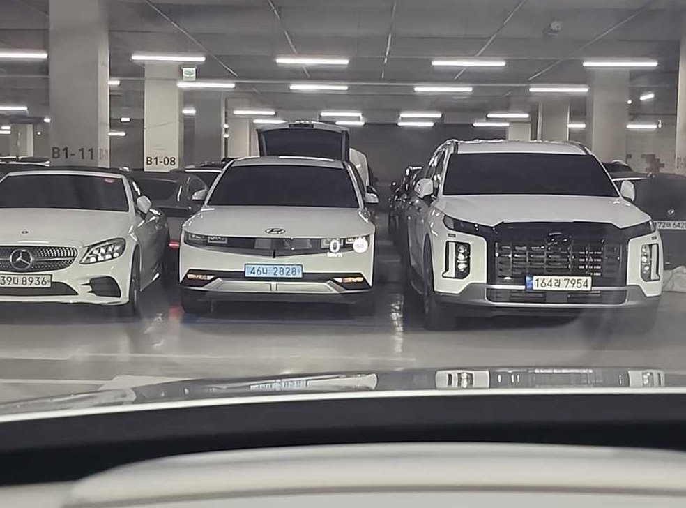 볼보 XC90 2.0 T8 AWD 사진 18