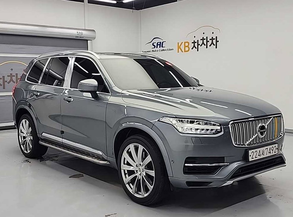 볼보 XC90 2.0 T8 AWD 사진 4