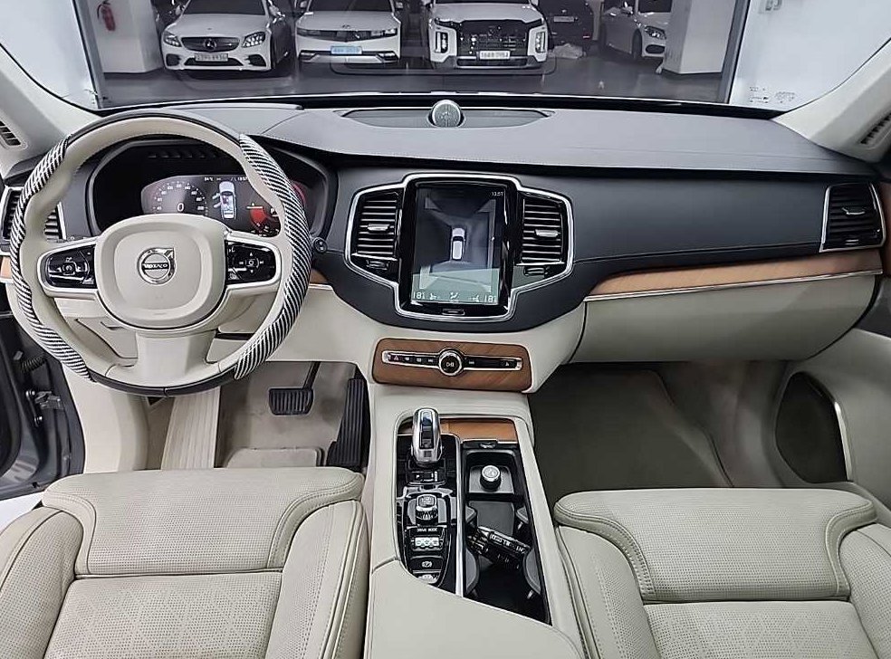 볼보 XC90 2.0 T8 AWD 사진 7