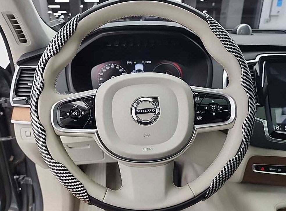 볼보 XC90 2.0 T8 AWD 사진 9