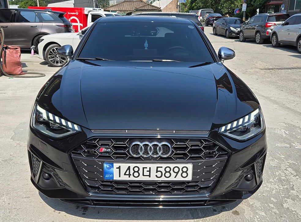 아우디 S4 3.0 TFSI 콰트로