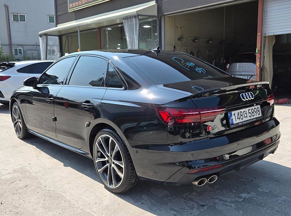 아우디 S4 3.0 TFSI 콰트로 사진 3