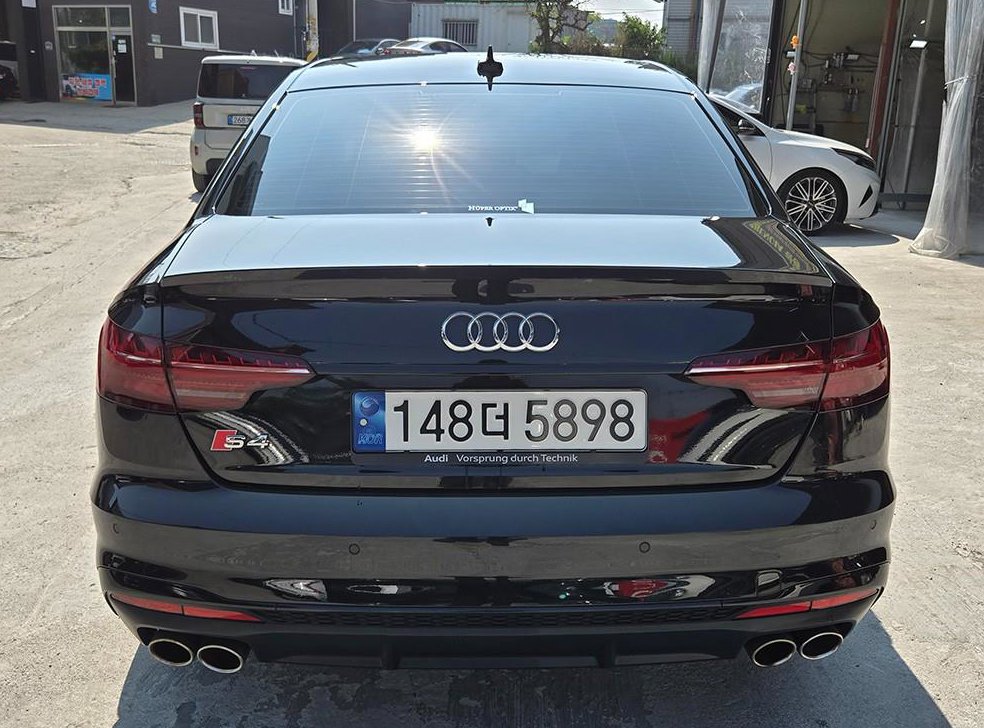 아우디 S4 3.0 TFSI 콰트로 사진 4