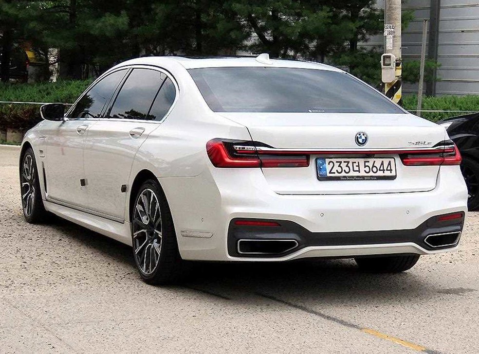 BMW 7시리즈 745e i퍼포먼스 M스포츠 사진 3