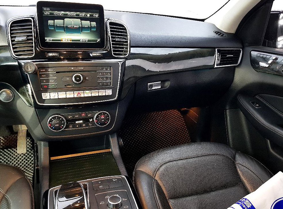 벤츠 GLE 클래스 GLE 350 d 4MATIC 사진 10