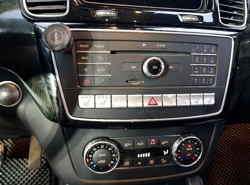 벤츠 GLE 클래스 GLE 350 d 4MATIC 사진 11