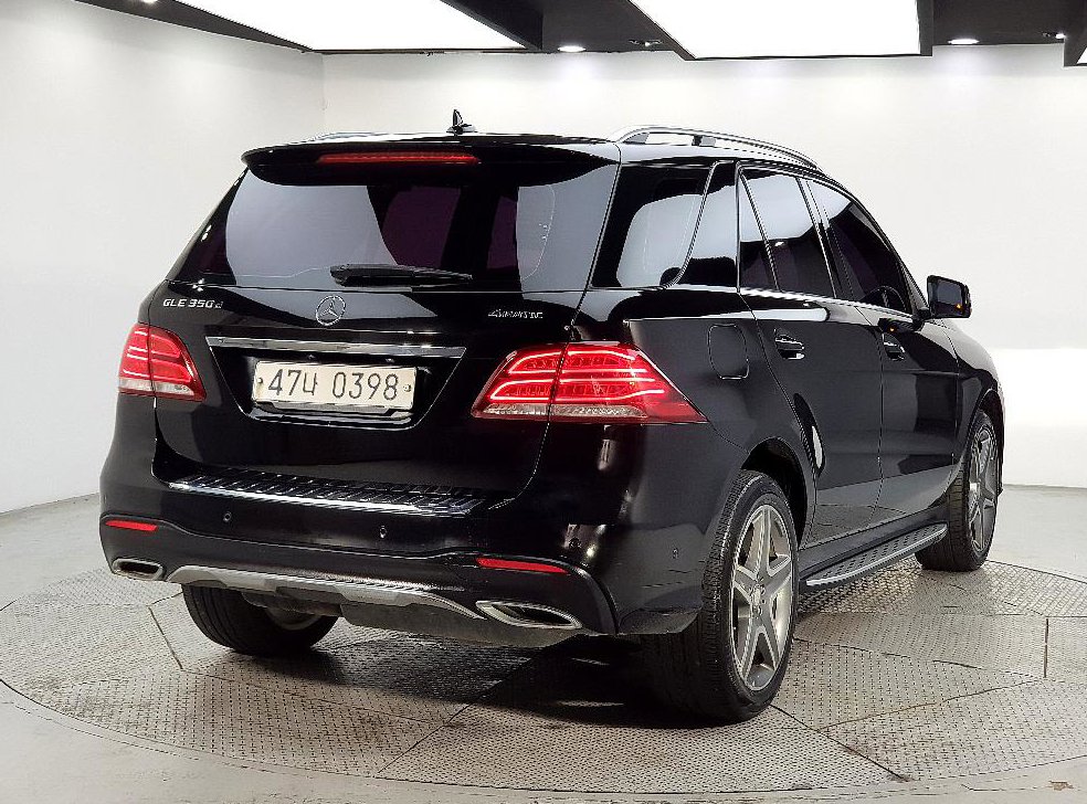 벤츠 GLE 클래스 GLE 350 d 4MATIC 사진 4