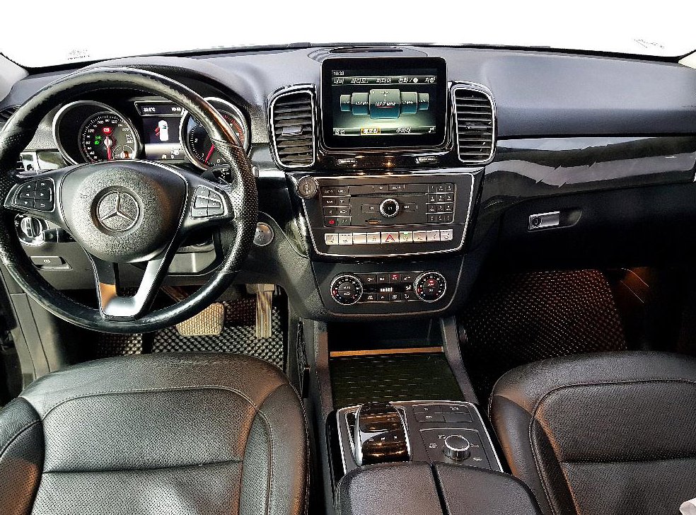 벤츠 GLE 클래스 GLE 350 d 4MATIC 사진 5