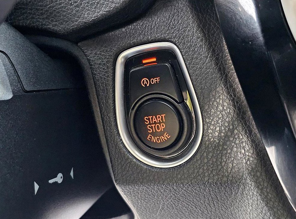 BMW 3시리즈 320d M 스포츠 쉐도우 사진 13