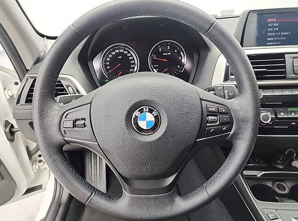 BMW 1시리즈 118d 스포츠 사진 9