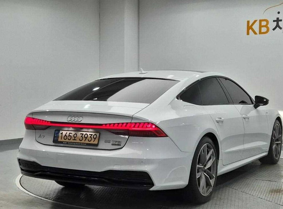 아우디 A7 55 TFSI 콰트로 프리미엄 사진 3