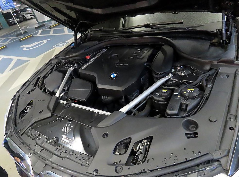 BMW 5시리즈 520i M 스포츠 사진 19