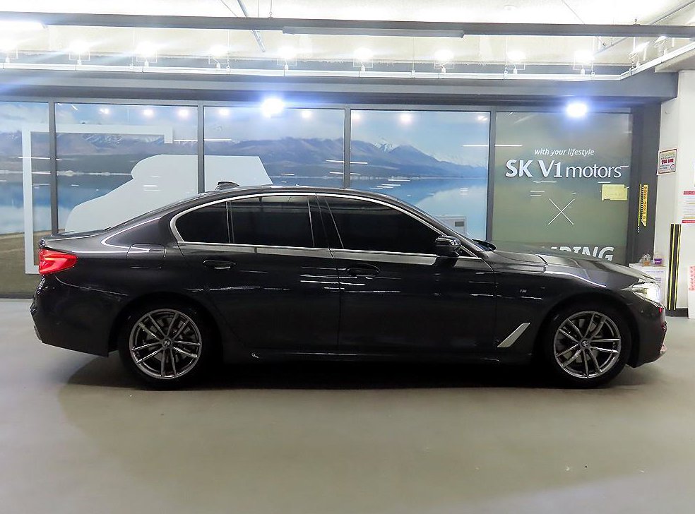 BMW 5시리즈 520i M 스포츠 사진 3