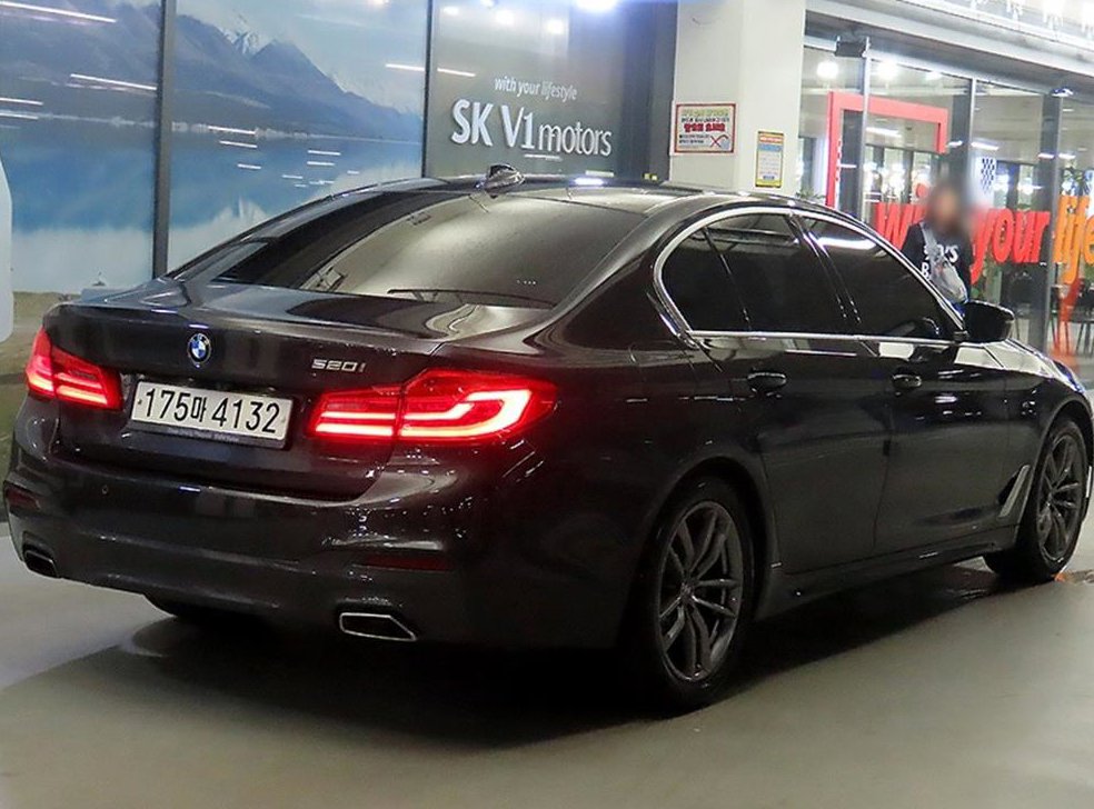 BMW 5시리즈 520i M 스포츠 사진 4