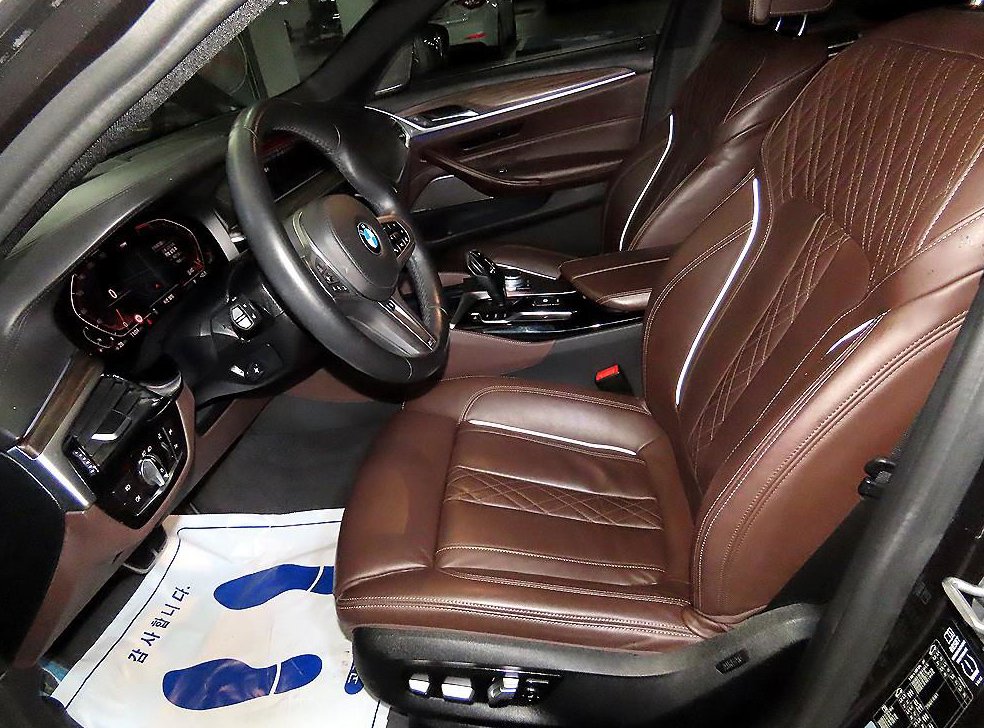BMW 5시리즈 520i M 스포츠 사진 6