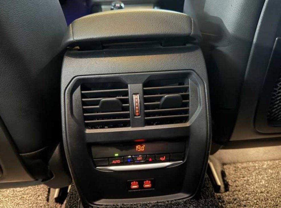 BMW 3시리즈 320i M 스포츠 사진 17