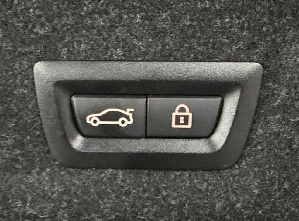BMW 3시리즈 320i M 스포츠 사진 18